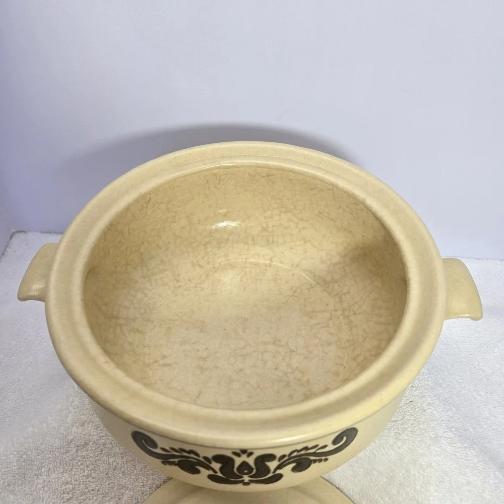 Vintage - Pfaltzgraff Village 2 Quart Casserole with Lid and Handles 6-315 - USA